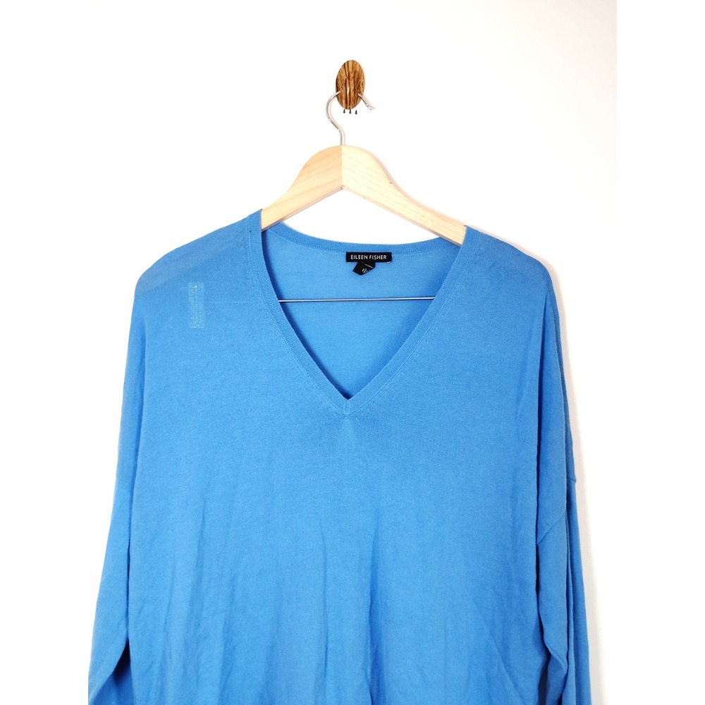 NWOT Eileen Fisher Tencel Blue V-Neck Lightweight Long Sleeve Sweater Preppy L - Picture 3 of 10
